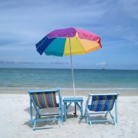 9 tips for keeping your kids safe online beach scene