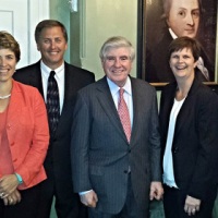 TDS goes to Washington Jean Pauk (second from left) met with former Wisconsin Governor Tommy Thompson (left), and former Nebraska Governor Ben Nelson (fourth from left) during the Midwest Council Board Meeting and Reception.