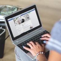 How to change your Facebook App settings hands-woman-laptop-notebook_crop