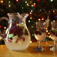 Easy recipes for holiday parties Sangria_HGTV
