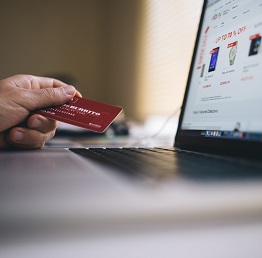 Up to 95% off this social media scam! online shopping